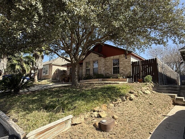 3073 St Gerard Ln in Laredo, TX - Building Photo - Building Photo