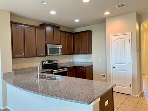 17208 Bridgefarmer Blvd in Pflugerville, TX - Building Photo - Building Photo