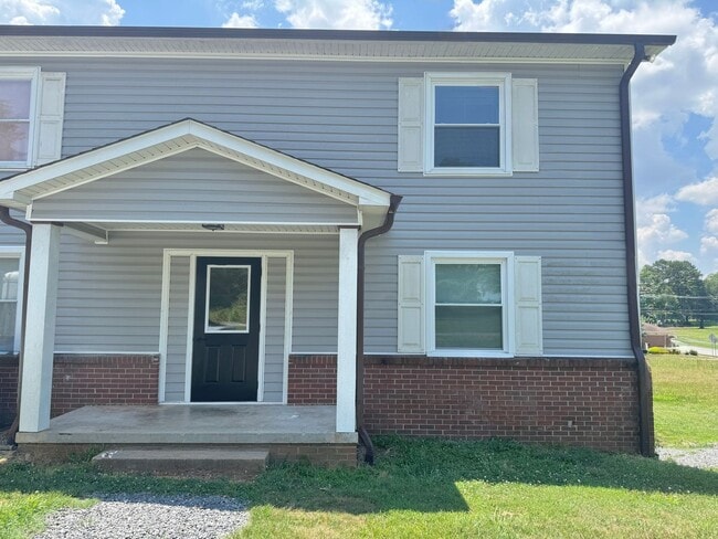 property at 224 28th Ave Pl NE