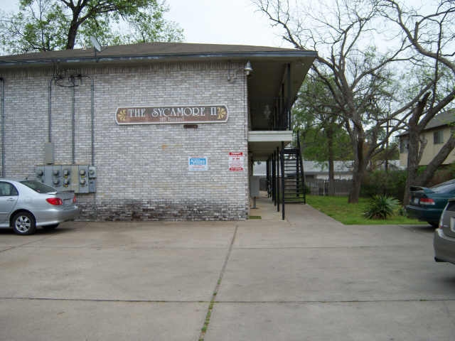 Sycamore Apartments in Denton, TX - Building Photo