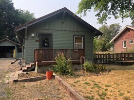 535 SE Side St in Pullman, WA - Building Photo