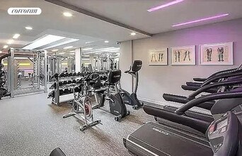 306 W 48th St in New York, NY - Building Photo - Building Photo