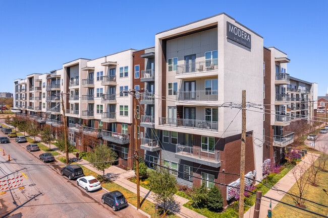 Hall Street Flats in Dallas, TX - Foto de edificio - Building Photo
