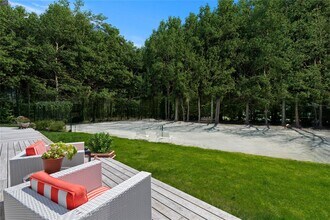 38 Pheasant Run in Southampton, NY - Building Photo - Building Photo