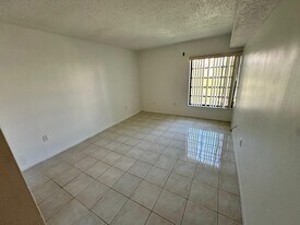 9135 SW 125th Ave, Unit 309P in Miami, FL - Building Photo