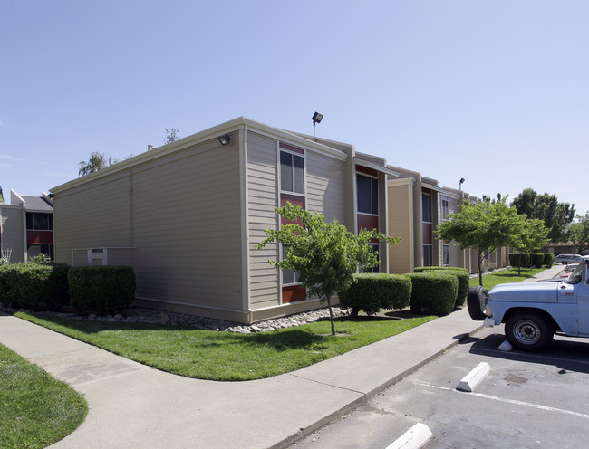 Folsom Gardens in Folsom, CA - Foto de edificio - Building Photo