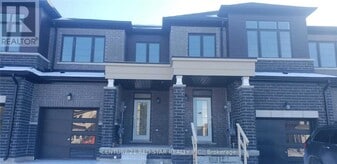 35 Bradley Ave in Hamilton, ON - Building Photo