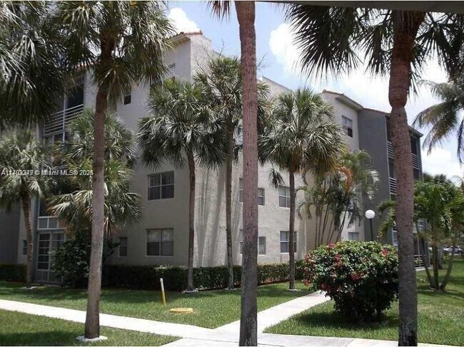 1800 SW 81st Ave in North Lauderdale, FL - Building Photo - Building Photo