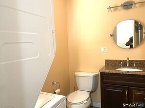 31 Locust Cir in Rocky Hill, CT - Building Photo - Building Photo