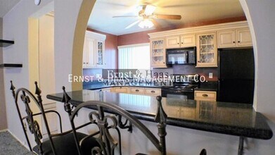 640 E Carson St in Long Beach, CA - Building Photo - Building Photo