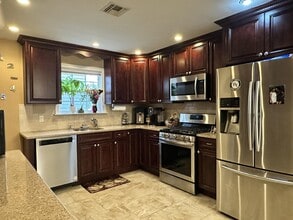 1515 Sweetwater Ave in Elmont, NY - Building Photo - Building Photo