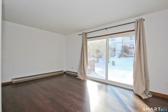 29 Salmon Run in Suffield, CT - Building Photo - Building Photo