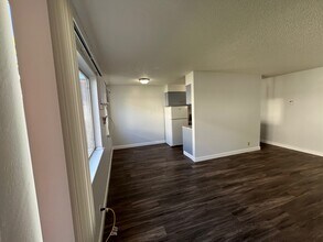 2383 Arden Wy, Unit 21 in Sacramento, CA - Foto de edificio - Building Photo