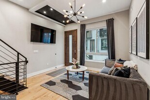 1514 S Bambrey St in Philadelphia, PA - Building Photo