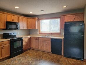 720 Brooklawn Dr in Brookings, SD - Building Photo - Building Photo