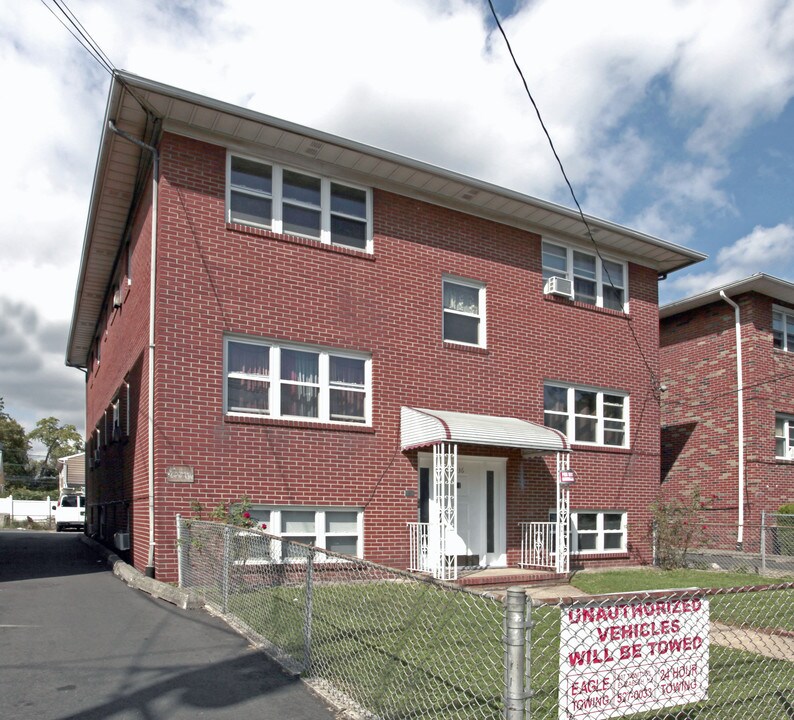 1036 Kilsyth Rd in Elizabeth, NJ - Building Photo