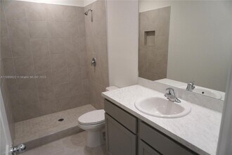 1533 NE 3rd Ave in Florida City, FL - Building Photo - Building Photo