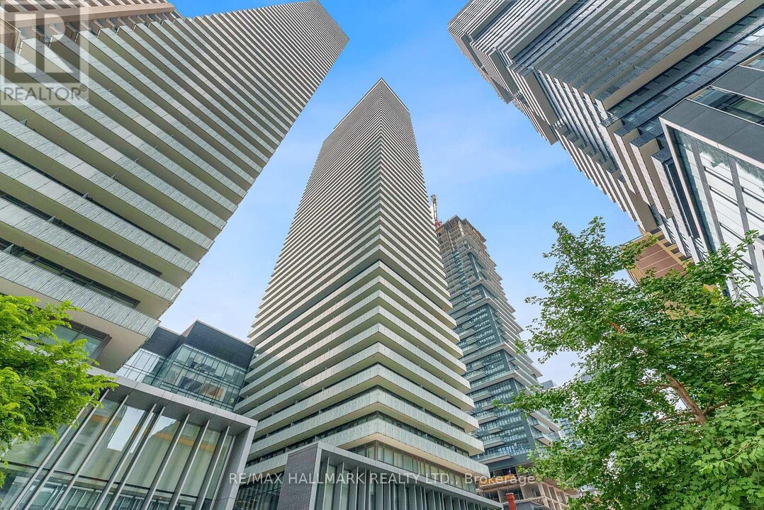 50-650 Charles St E in Toronto, ON - Building Photo