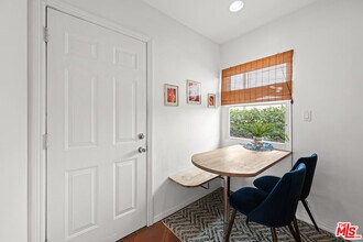 2340 Abbot Kinney Blvd in Los Angeles, CA - Building Photo - Building Photo