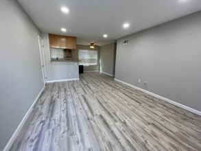 6333 College Grove Way, Unit 2 in San Diego, CA - Building Photo - Building Photo