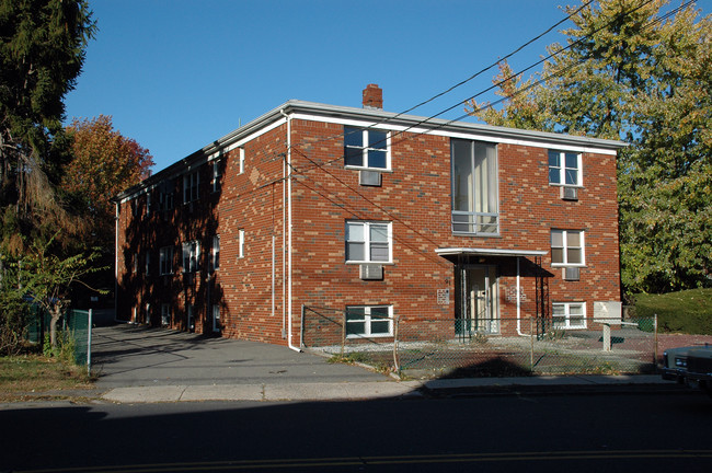 91 Belleville Ave in Bloomfield, NJ - Foto de edificio - Building Photo