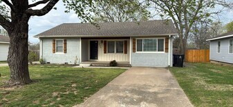 330 S 5th Pl in Broken Arrow, OK - Building Photo