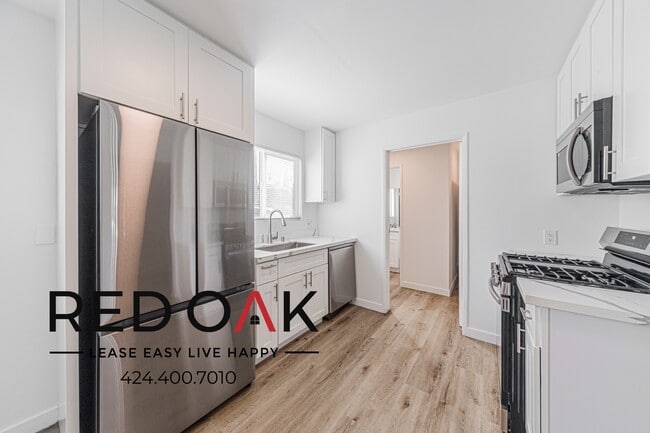 354-360 Rennie Ave in Los Angeles, CA - Foto de edificio - Building Photo