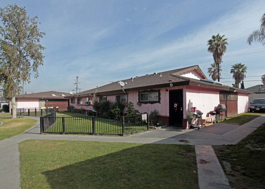 Banyan Apartments in Anaheim, CA - Building Photo