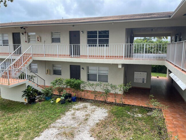 1522 NE 34th Ct in Oakland Park, FL - Building Photo - Building Photo