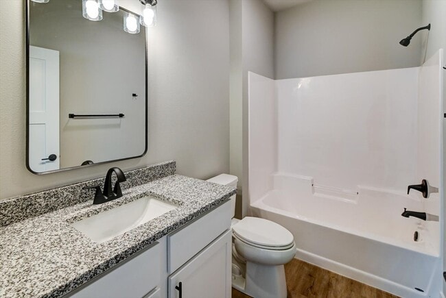 2900 Blue Grass Dr in Stoughton, WI - Foto de edificio - Building Photo