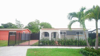 1475 W 31st St in Hialeah, FL - Building Photo