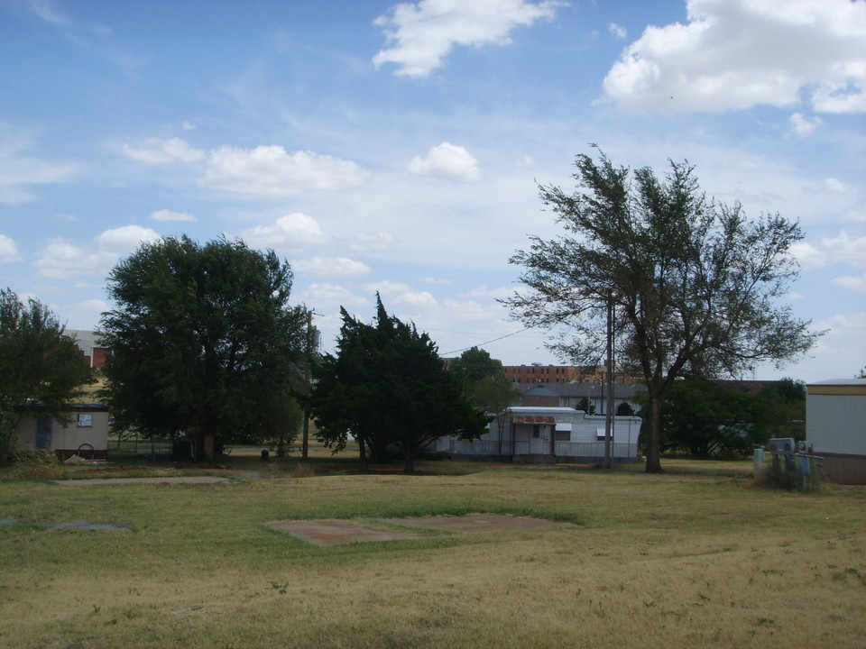 College Acres Mobile Home Park in Weatherford, OK - Building Photo