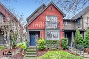 7135 NE Stonewater St in Hillsboro, OR - Building Photo