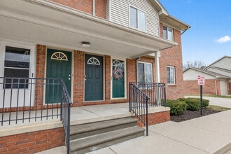 18530 E 14 Mile Rd, Unit SI ID1032330P in Fraser, MI - Building Photo - Building Photo