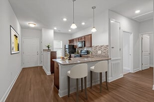 Hickory Grove in Savannah, GA - Building Photo