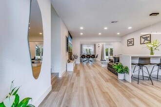 834 SW 14th Ct in Fort Lauderdale, FL - Building Photo - Building Photo