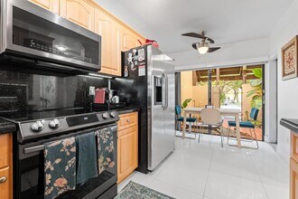 9809 Costa del Sol Blvd in Doral, FL - Building Photo - Building Photo
