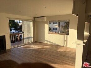 5827 Tujunga Ave in Los Angeles, CA - Building Photo - Building Photo