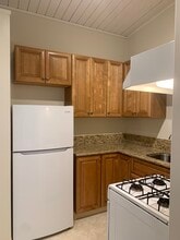 3325 Alma St, Unit 3325 in Palo Alto, CA - Foto de edificio - Building Photo