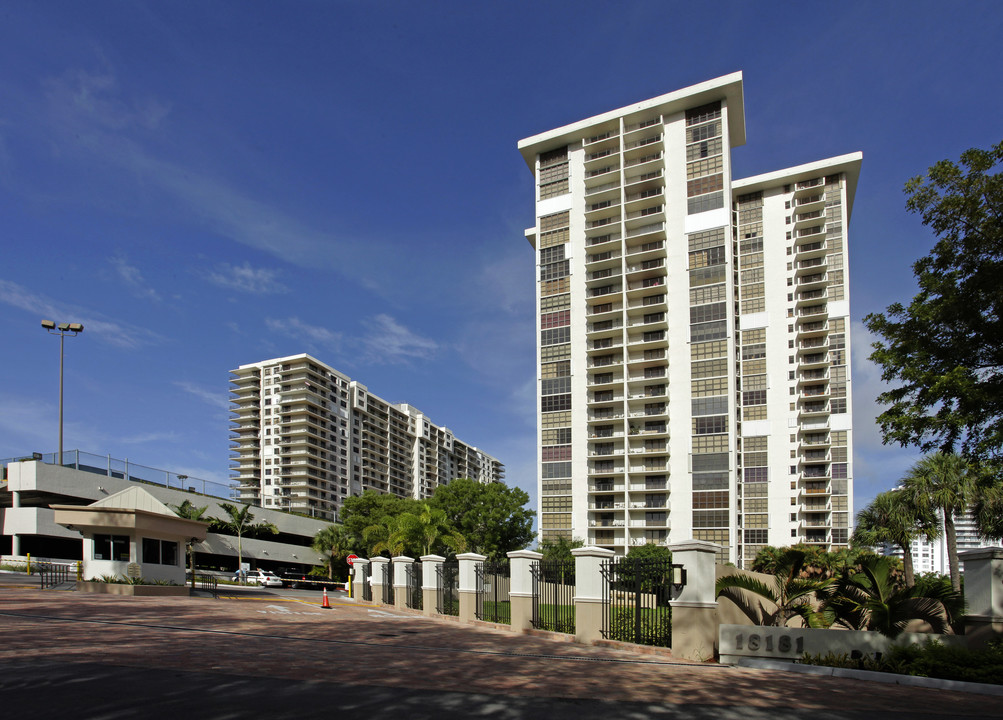 Tower at Biscayne Cove in Aventura, FL - Building Photo