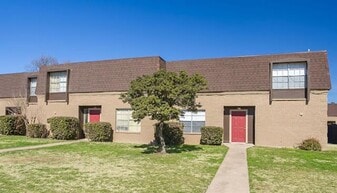 2400 Buffalo Gap Rd in Abilene, TX - Building Photo