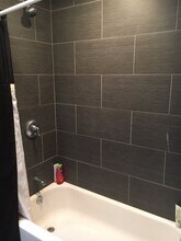 10 Greylock Rd in Boston, MA - Foto de edificio - Building Photo