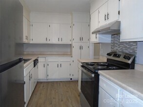 2141 Selwyn Ave in Charlotte, NC - Building Photo - Building Photo