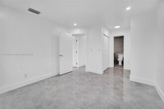 8101 SW 14th Ter in Miami, FL - Building Photo - Building Photo
