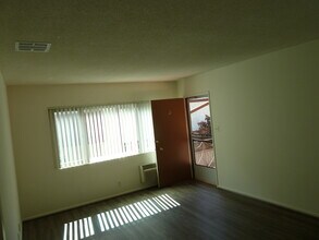 457 Oak St, Unit A in Glendale, CA - Building Photo - Building Photo