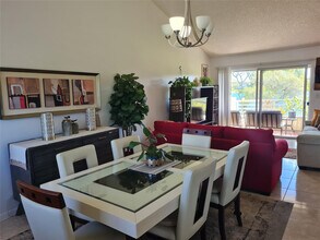 3421 NW 44th St in Lauderdale Lakes, FL - Building Photo - Building Photo