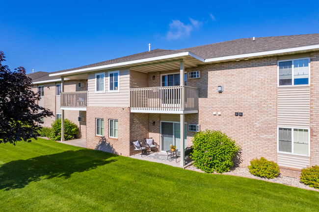 Elm Grove in Little Chute, WI - Foto de edificio - Building Photo