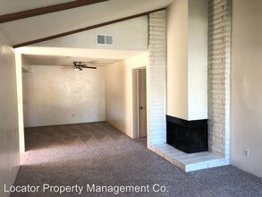 1001 Nimrod Ct in Bakersfield, CA - Building Photo - Building Photo