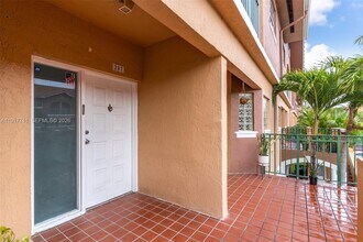 10018 Hammocks Blvd in Miami, FL - Building Photo - Building Photo