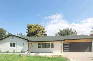 4028 E Edgemont Ave in Phoenix, AZ - Building Photo